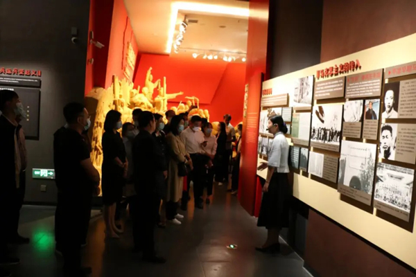 平?jīng)鲢垂军h委組織各支部開展“重溫歷史、砥礪前行”(圖2)